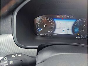 Volvo  D5 AWD Pro SHZ H/K NAVI LED